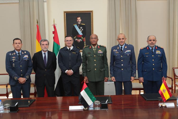 Isdefe extiende su apoyo al funcionamiento de la Autoridad de Aeronavegabilidad Militar emiratí en el marco de las relaciones bilaterales de los Ministerios de Defensa de ambos países.