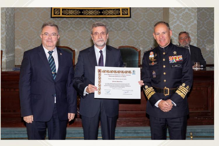 Francisco Quereda, recibe el “Premio Honorífico de la Cátedra Ingeniero General D. Antonio Remón Zarco del Valle.