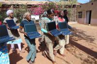 Entrega de los ordenadores donados por Isdefe en Mali 